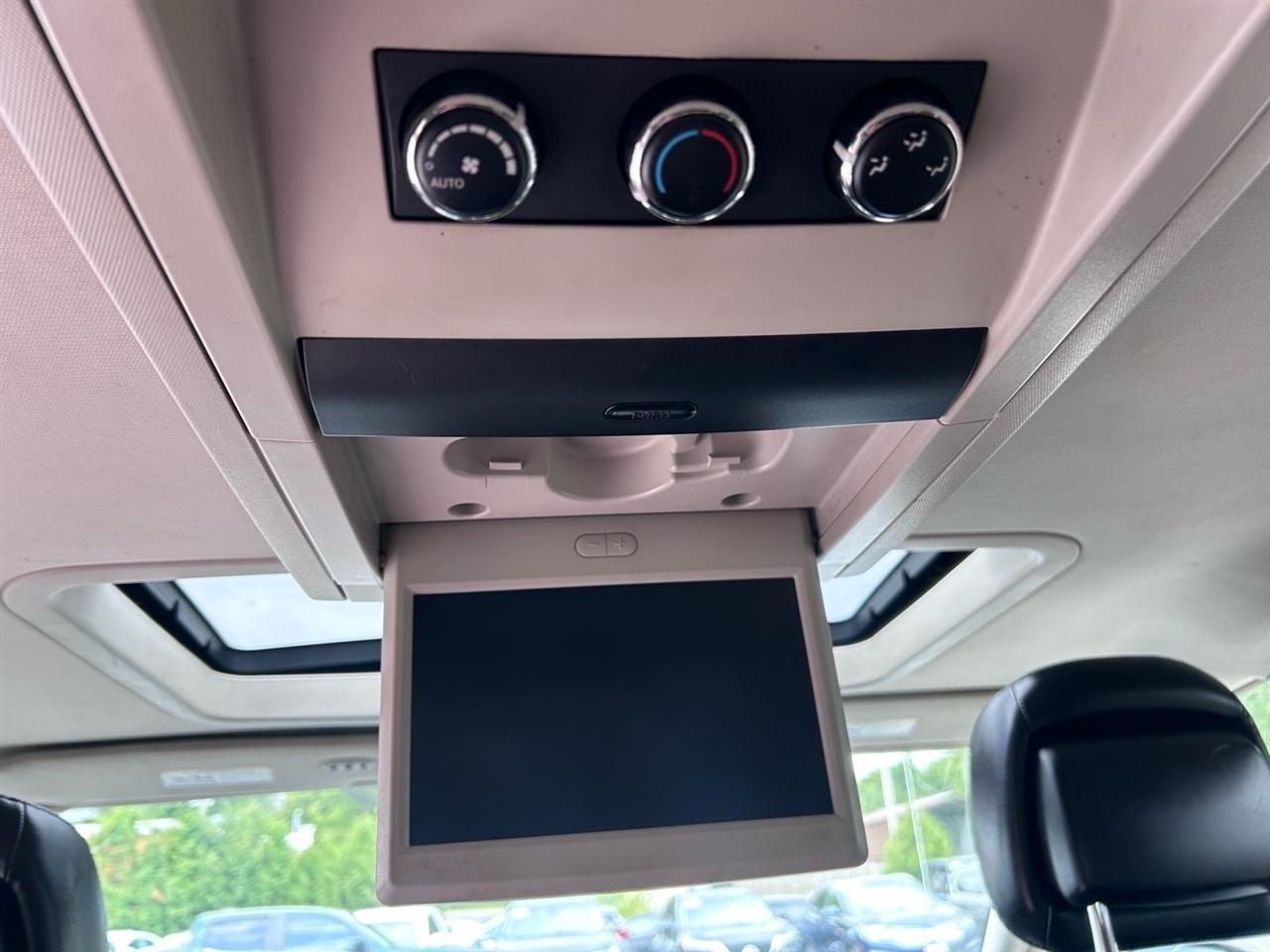 Chrysler Town & Country 4dr Wgn Limited Platinum 2016