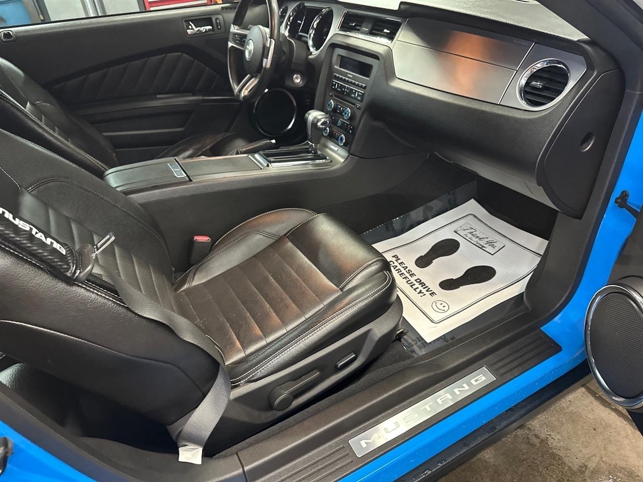 Ford Mustang 2dr Cpe V6 2010