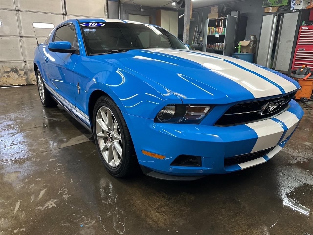 2010 Ford Mustang 2dr Cpe V6