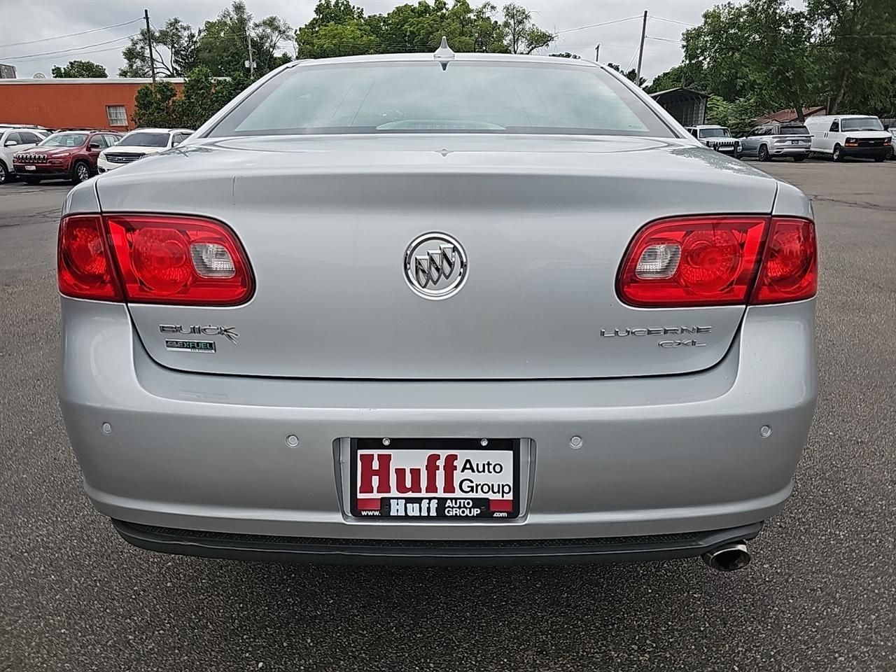 Buick Lucerne 4dr Sdn CXL 2011
