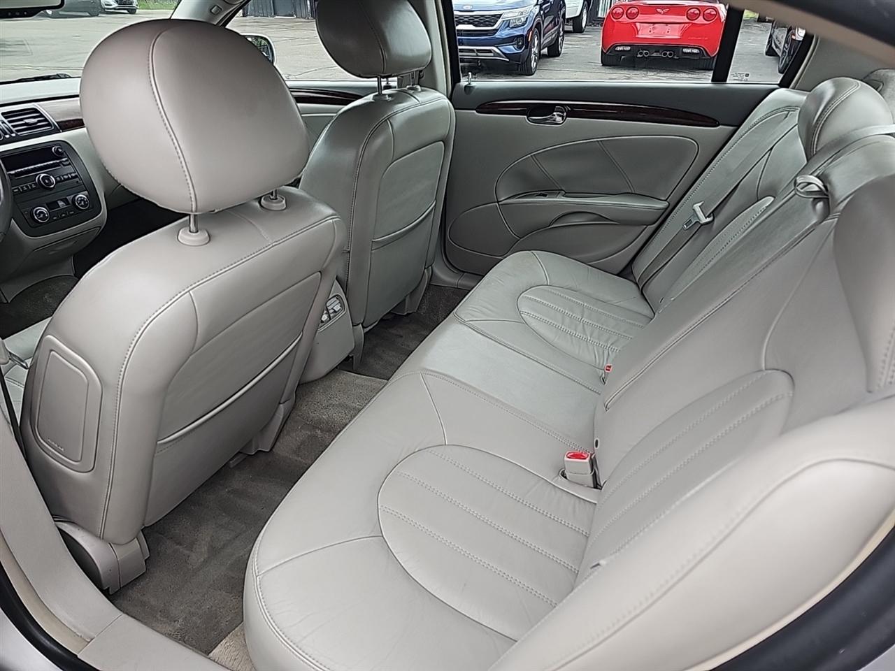 Buick Lucerne 4dr Sdn CXL 2011
