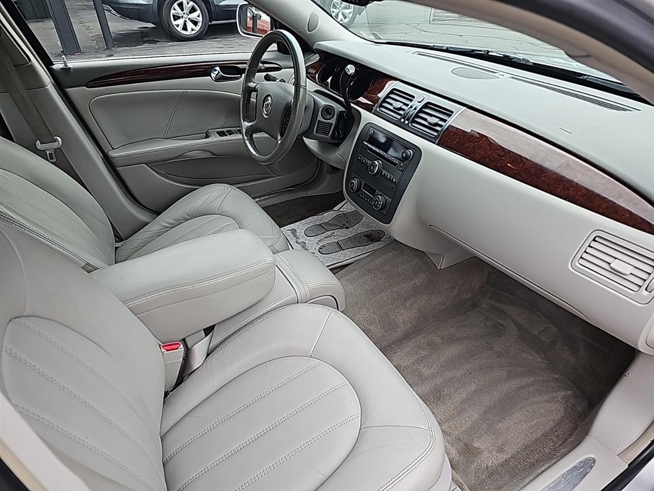 Buick Lucerne 4dr Sdn CXL 2011