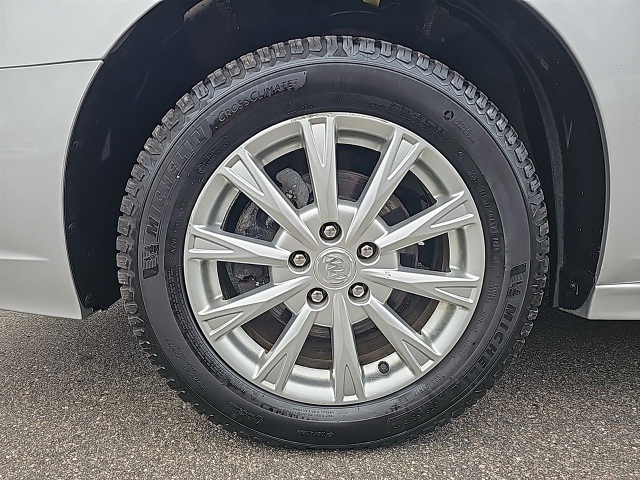 Buick Lucerne 4dr Sdn CXL 2011
