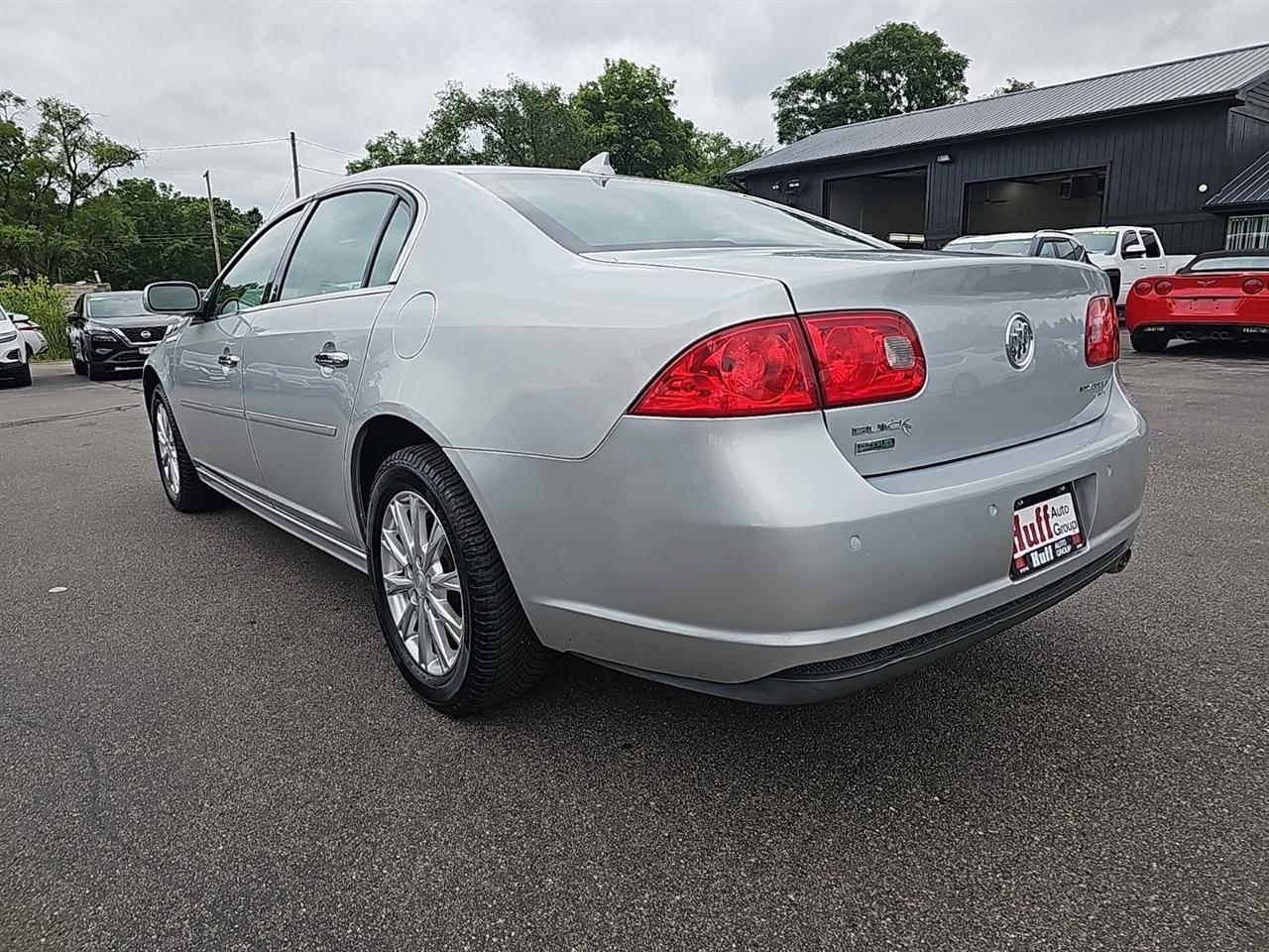 Buick Lucerne 4dr Sdn CXL 2011
