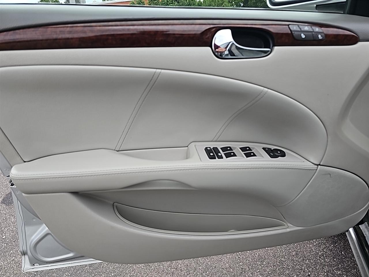 Buick Lucerne 4dr Sdn CXL 2011
