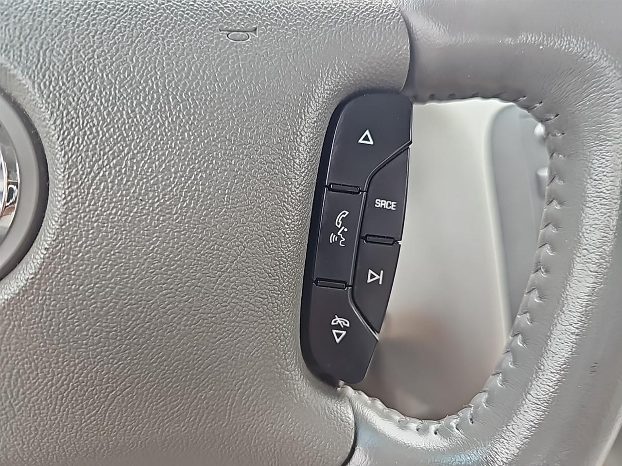 Buick Lucerne 4dr Sdn CXL 2011
