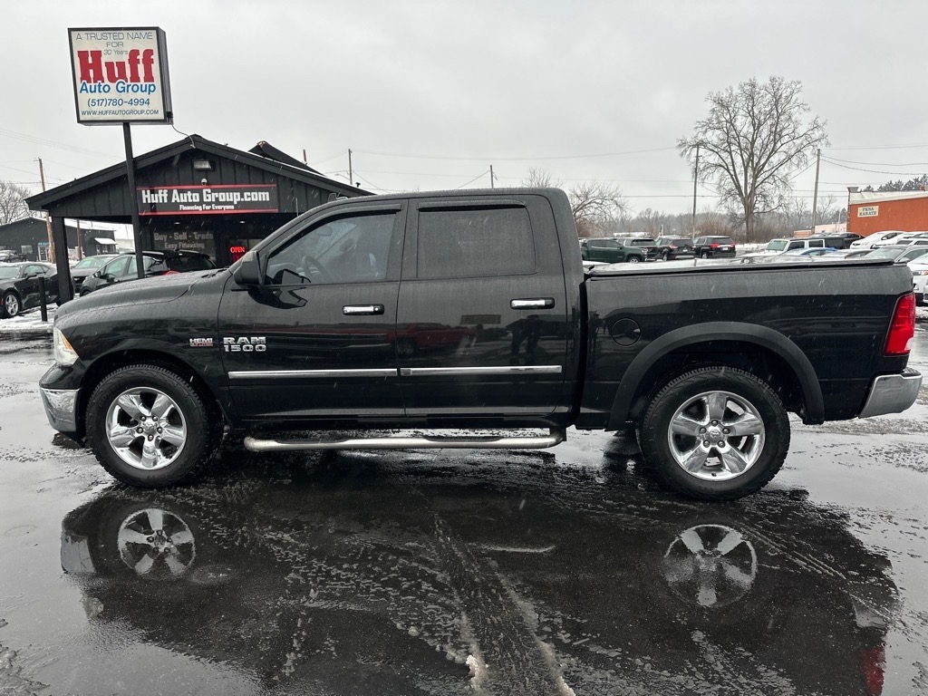 RAM 1500 4WD Crew Cab 140.5" Big Horn 2015