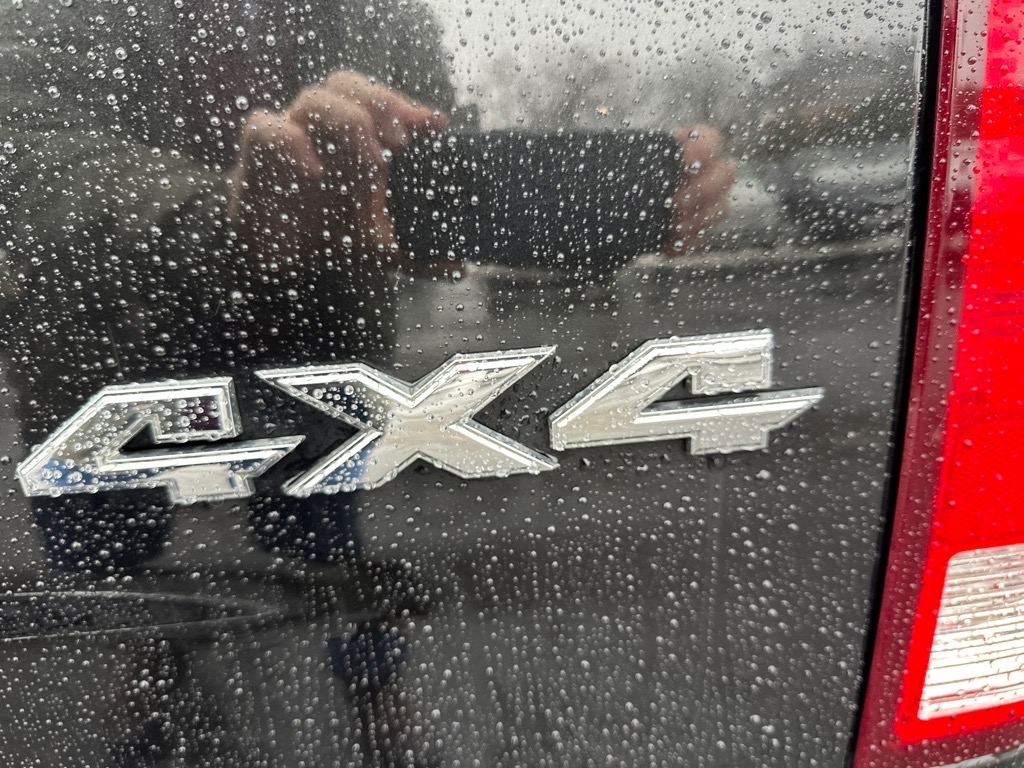 RAM 1500 4WD Crew Cab 140.5" Big Horn 2015