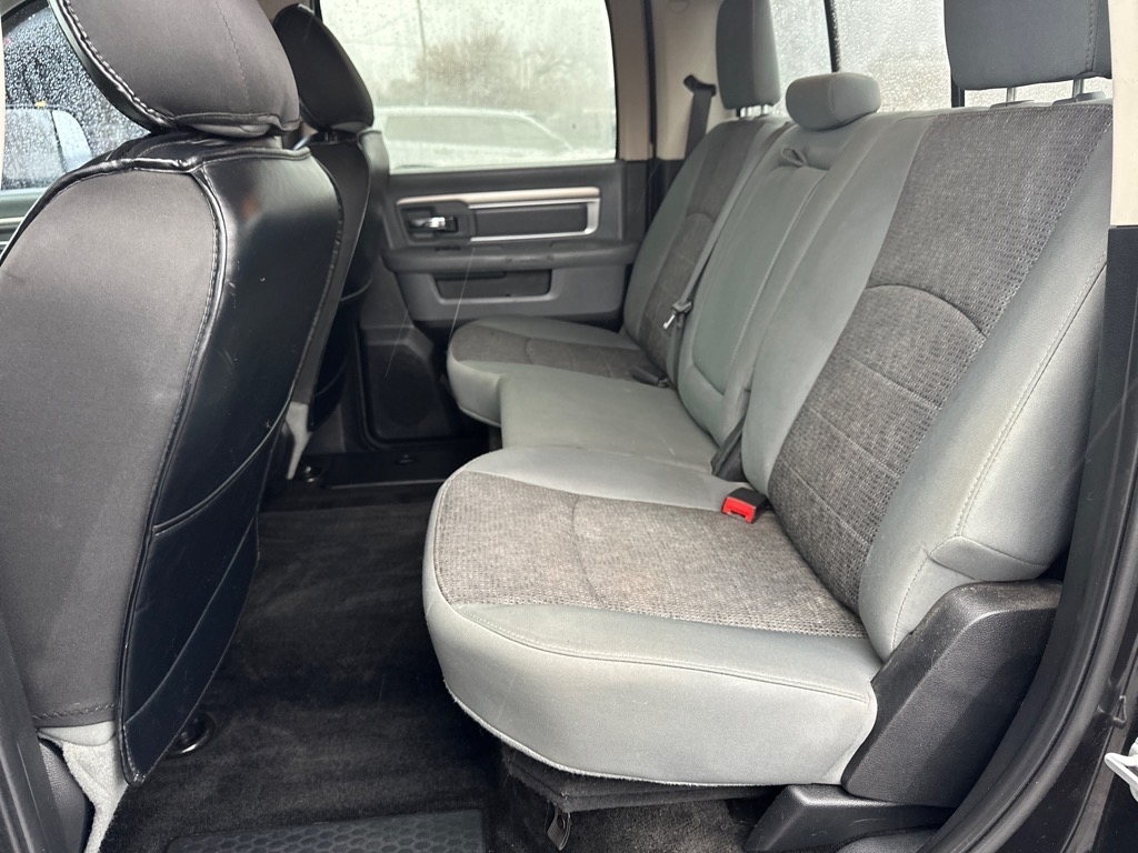 RAM 1500 4WD Crew Cab 140.5" Big Horn 2015