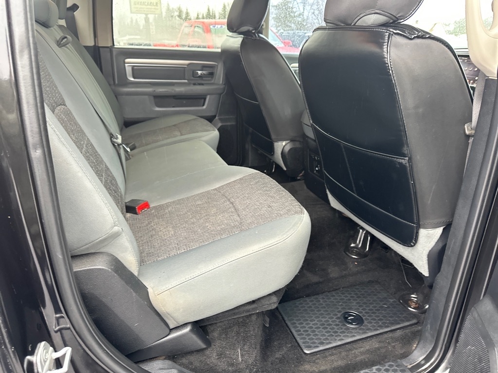 RAM 1500 4WD Crew Cab 140.5" Big Horn 2015