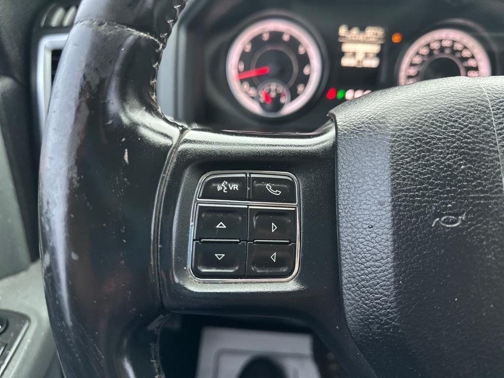 RAM 1500 4WD Crew Cab 140.5" Big Horn 2015