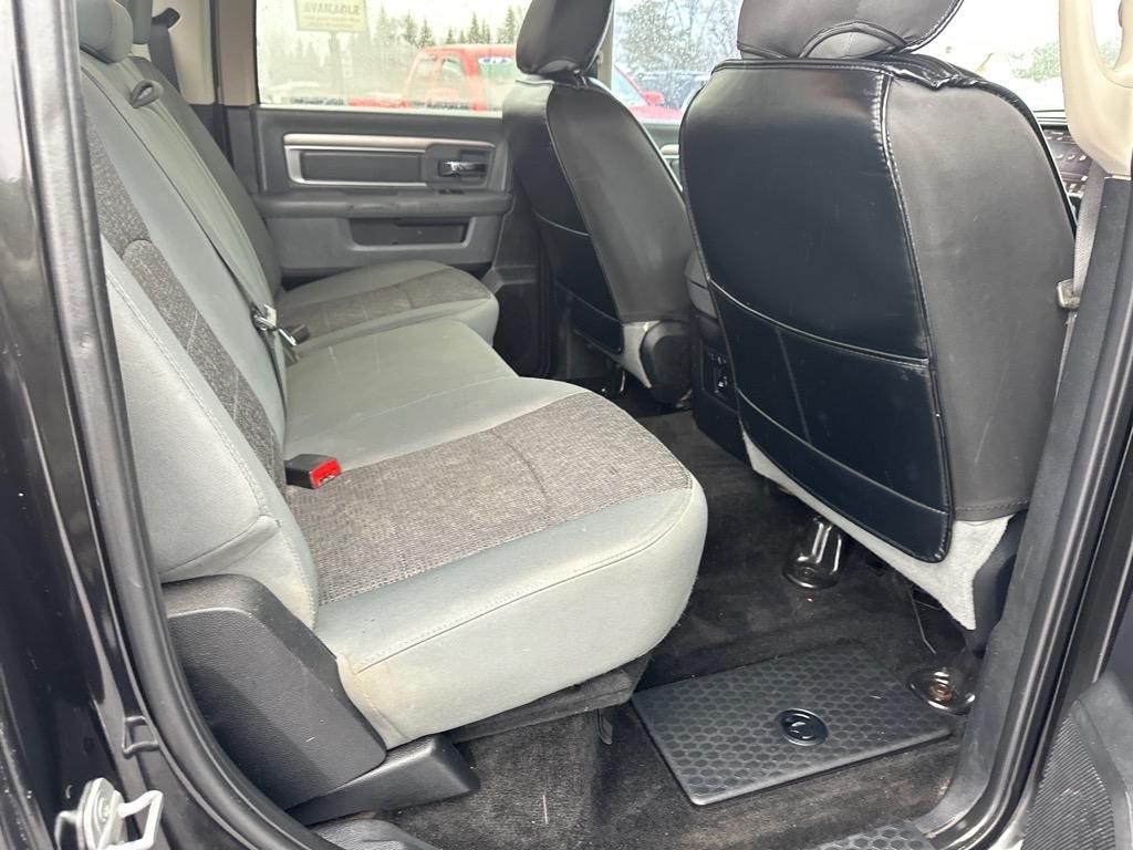 RAM 1500 4WD Crew Cab 140.5" Big Horn 2015