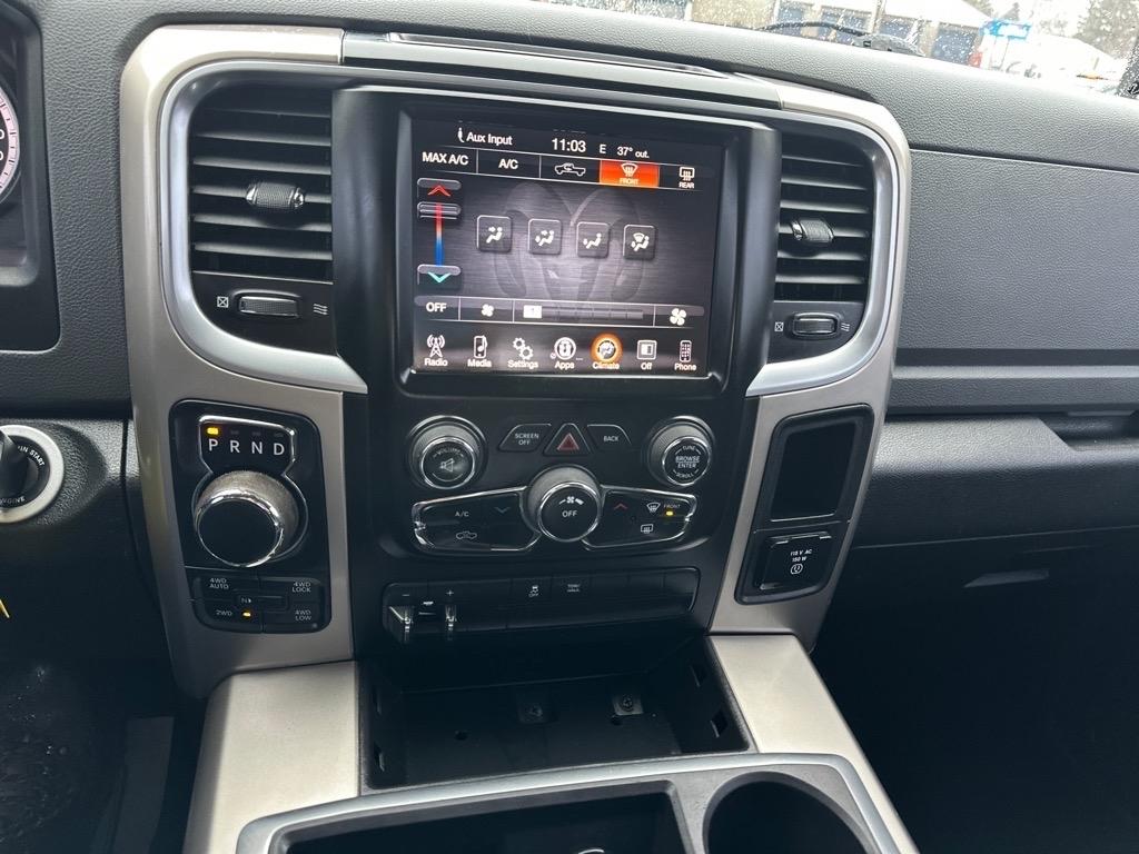 RAM 1500 4WD Crew Cab 140.5" Big Horn 2015