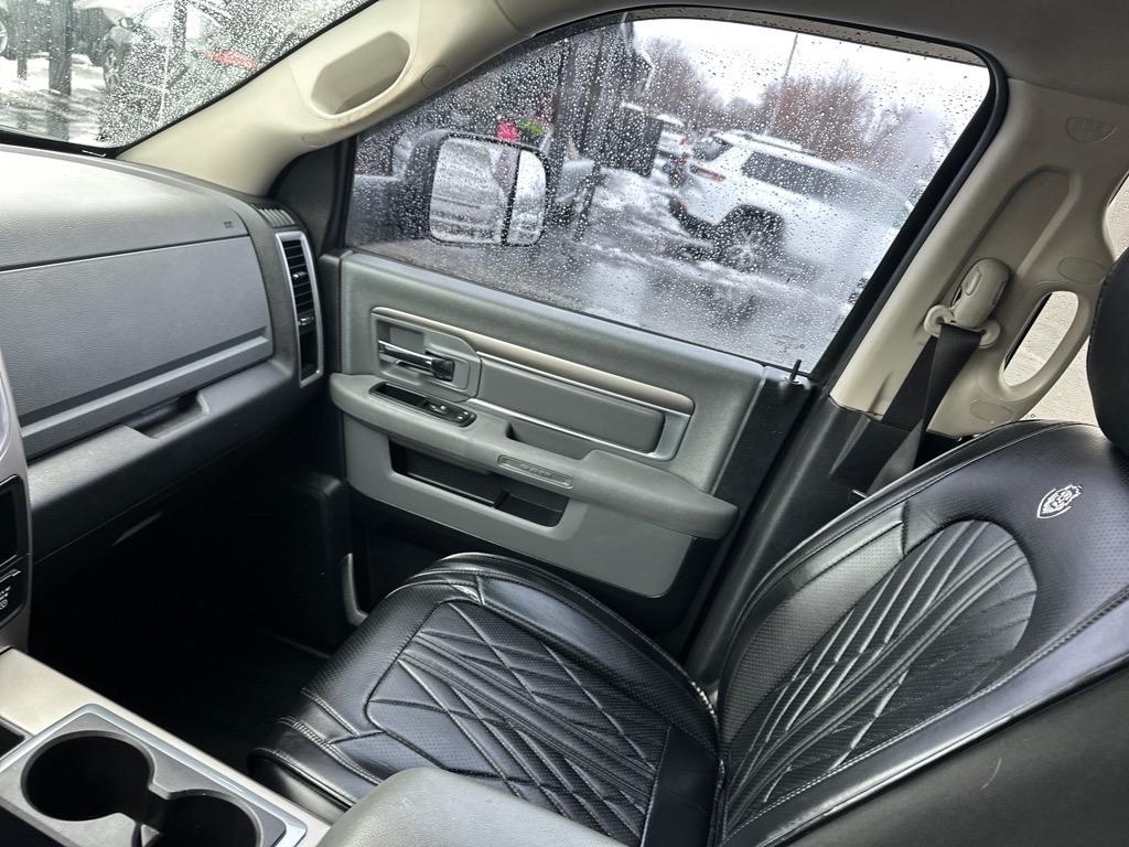 RAM 1500 4WD Crew Cab 140.5" Big Horn 2015