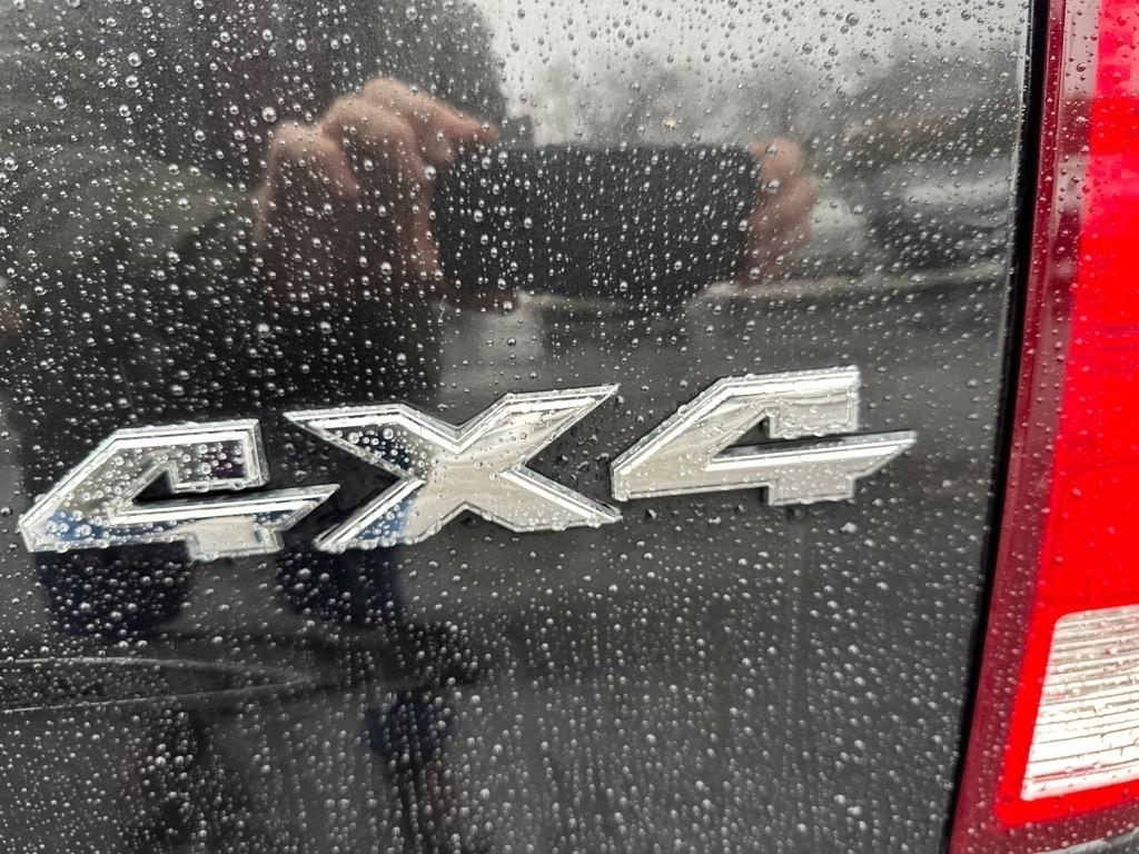 RAM 1500 4WD Crew Cab 140.5" Big Horn 2015