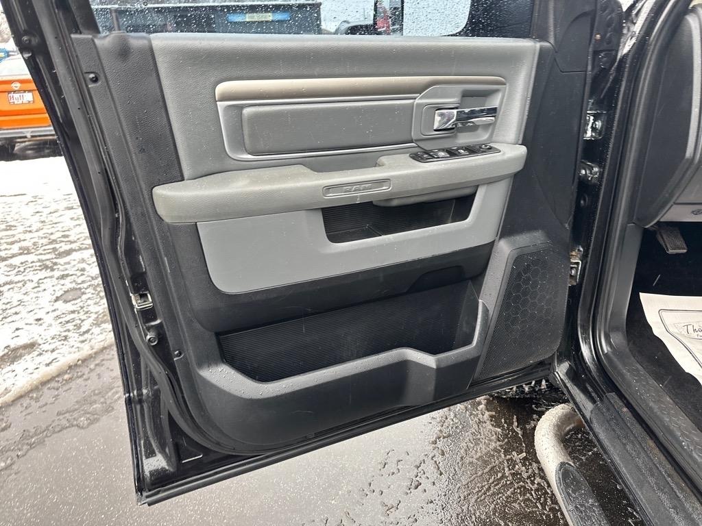 RAM 1500 4WD Crew Cab 140.5" Big Horn 2015