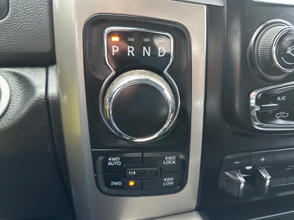 RAM 1500 4WD Crew Cab 140.5" Big Horn 2015