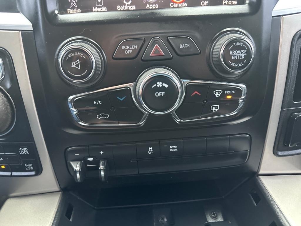 RAM 1500 4WD Crew Cab 140.5" Big Horn 2015