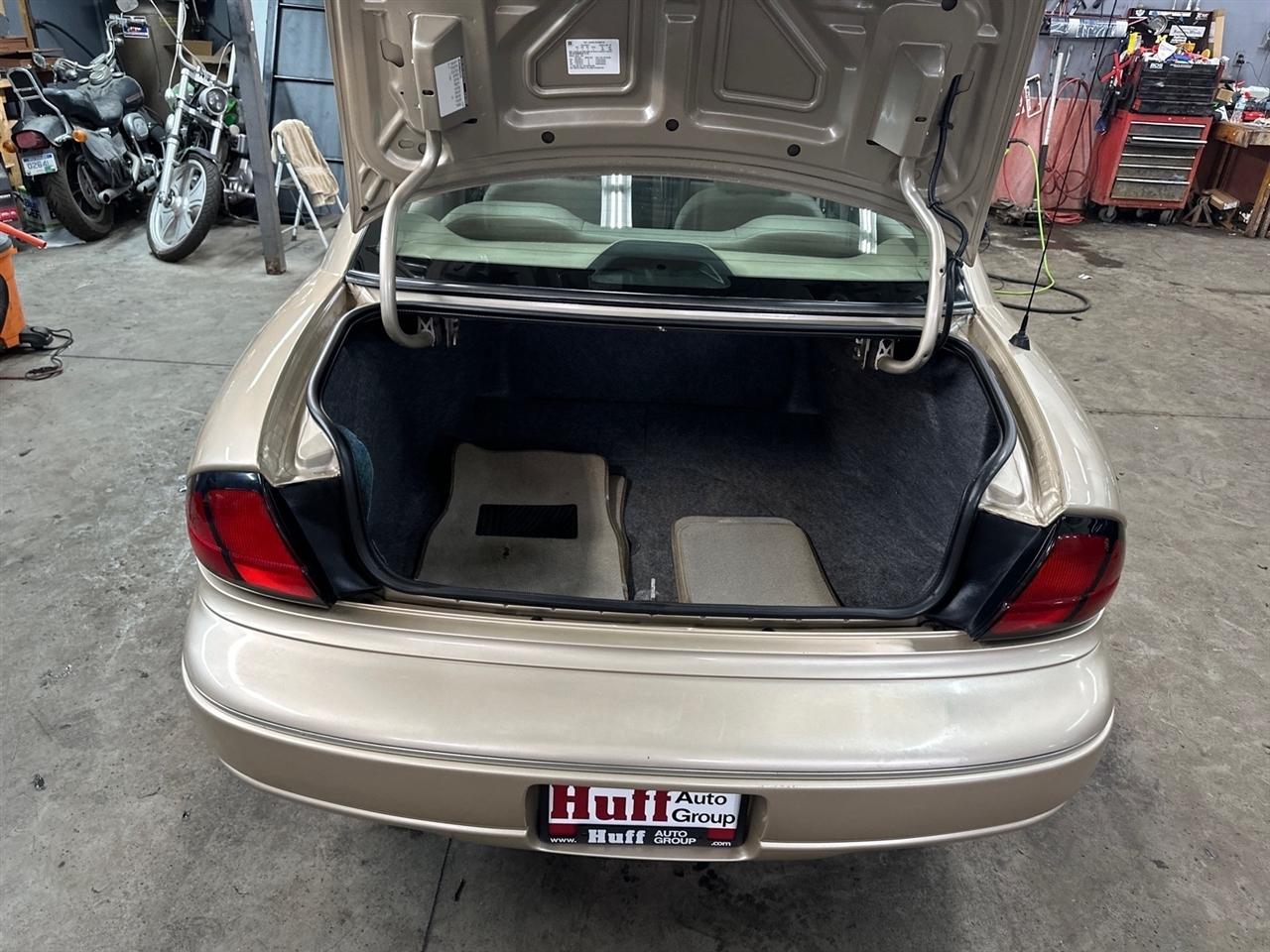 Chevrolet Lumina 4dr Sdn LS 1999