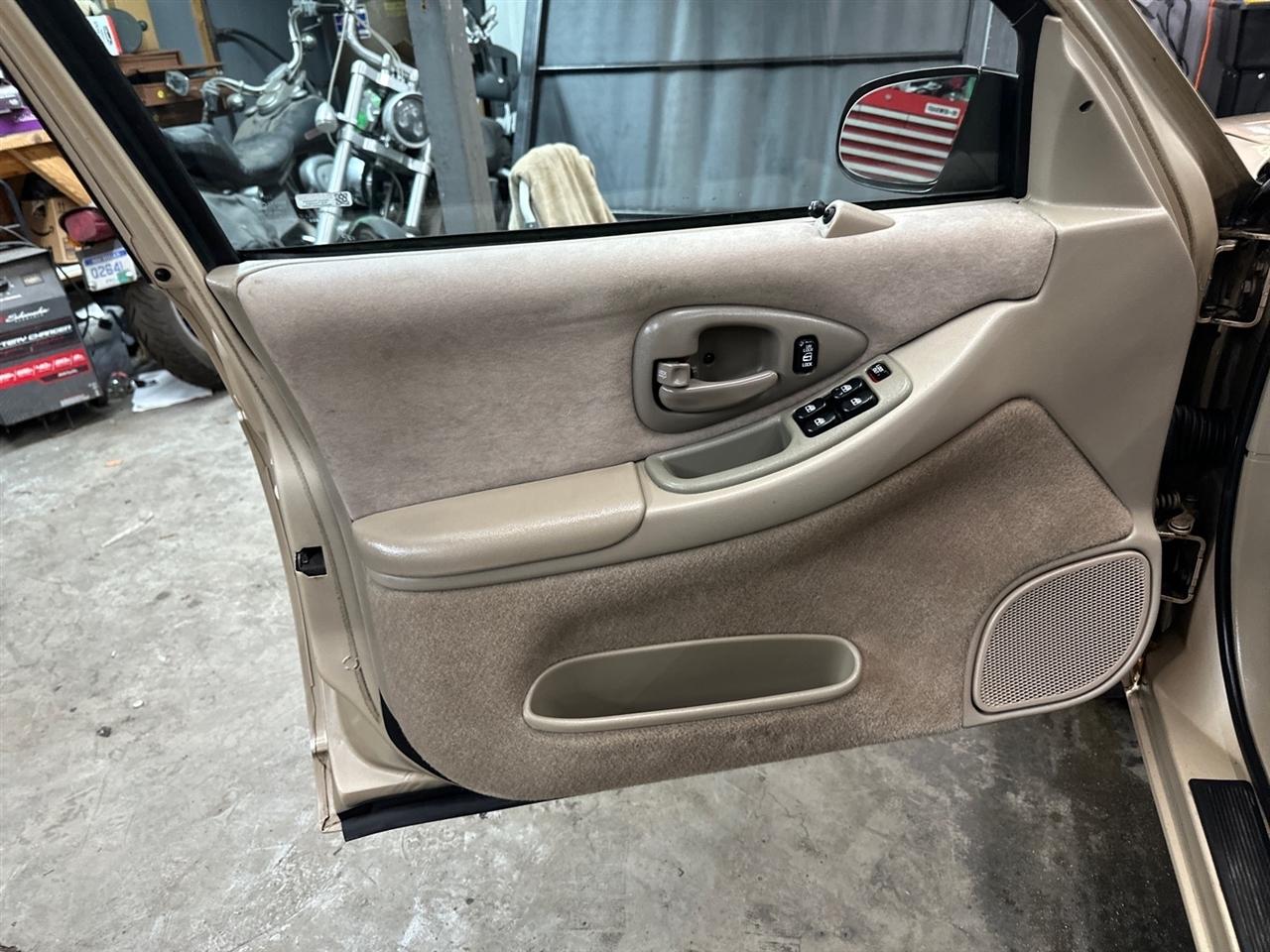 Chevrolet Lumina 4dr Sdn LS 1999