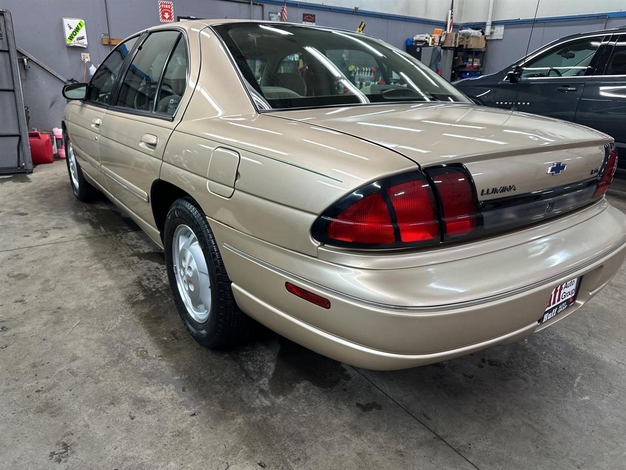 Chevrolet Lumina 4dr Sdn LS 1999