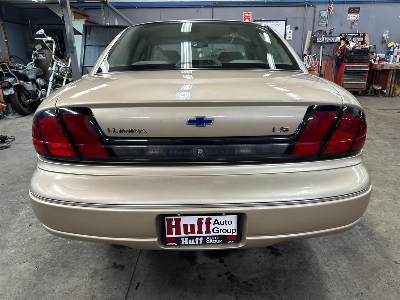 Chevrolet Lumina 4dr Sdn LS 1999