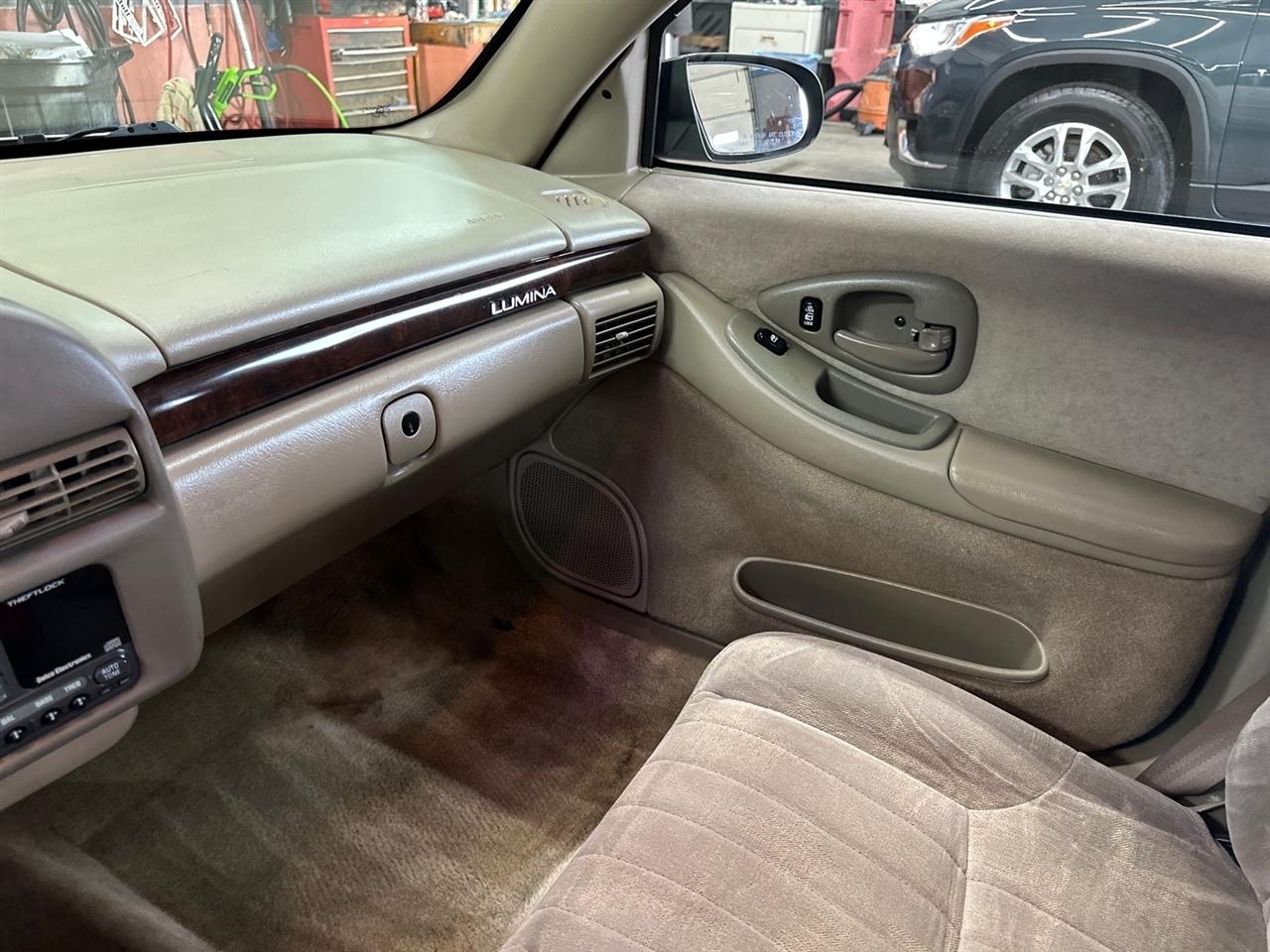 Chevrolet Lumina 4dr Sdn LS 1999