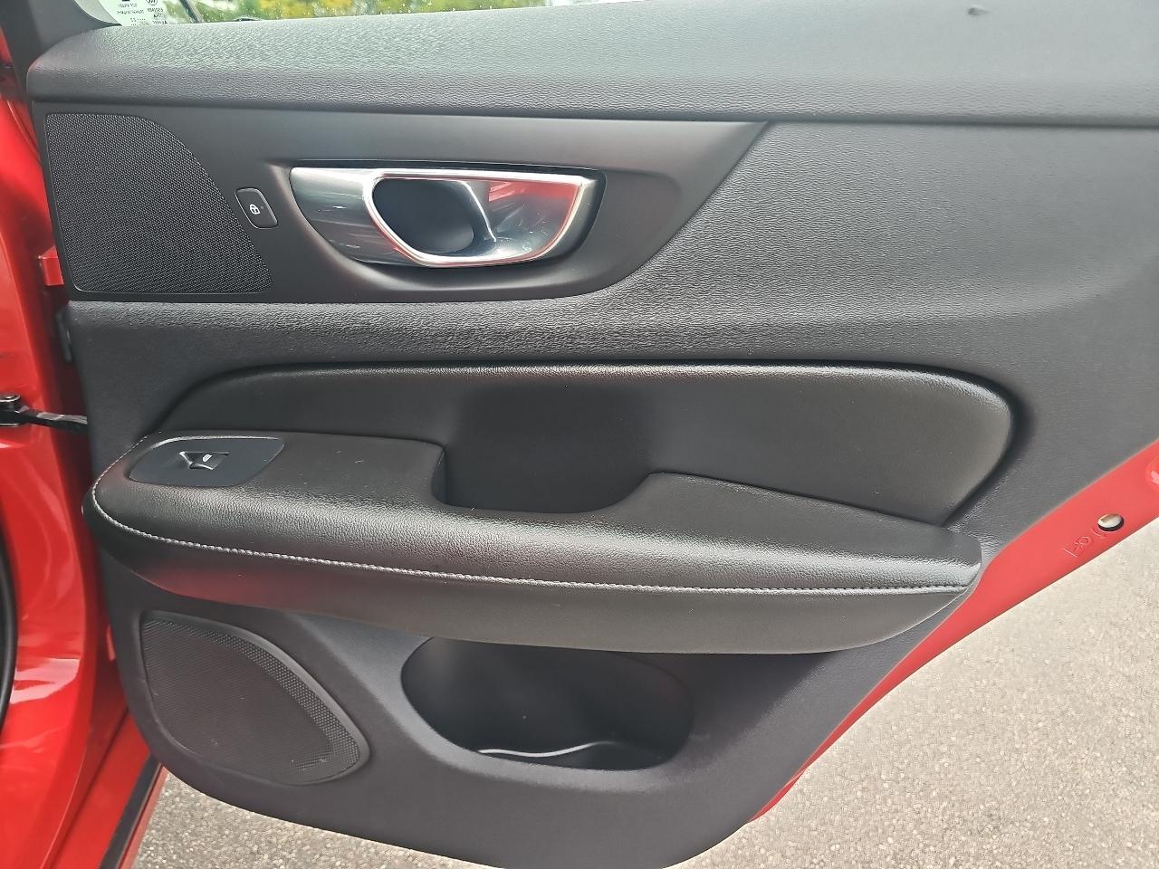 Volvo S60 B5 AWD Momentum 2022