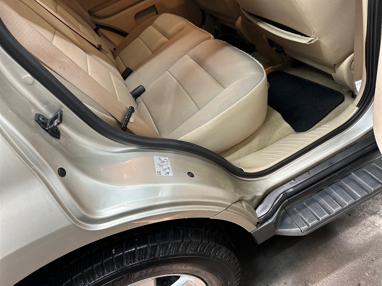 Ford Escape FWD 4dr XLT 2010