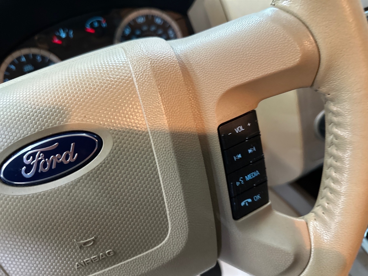 Ford Escape FWD 4dr XLT 2010