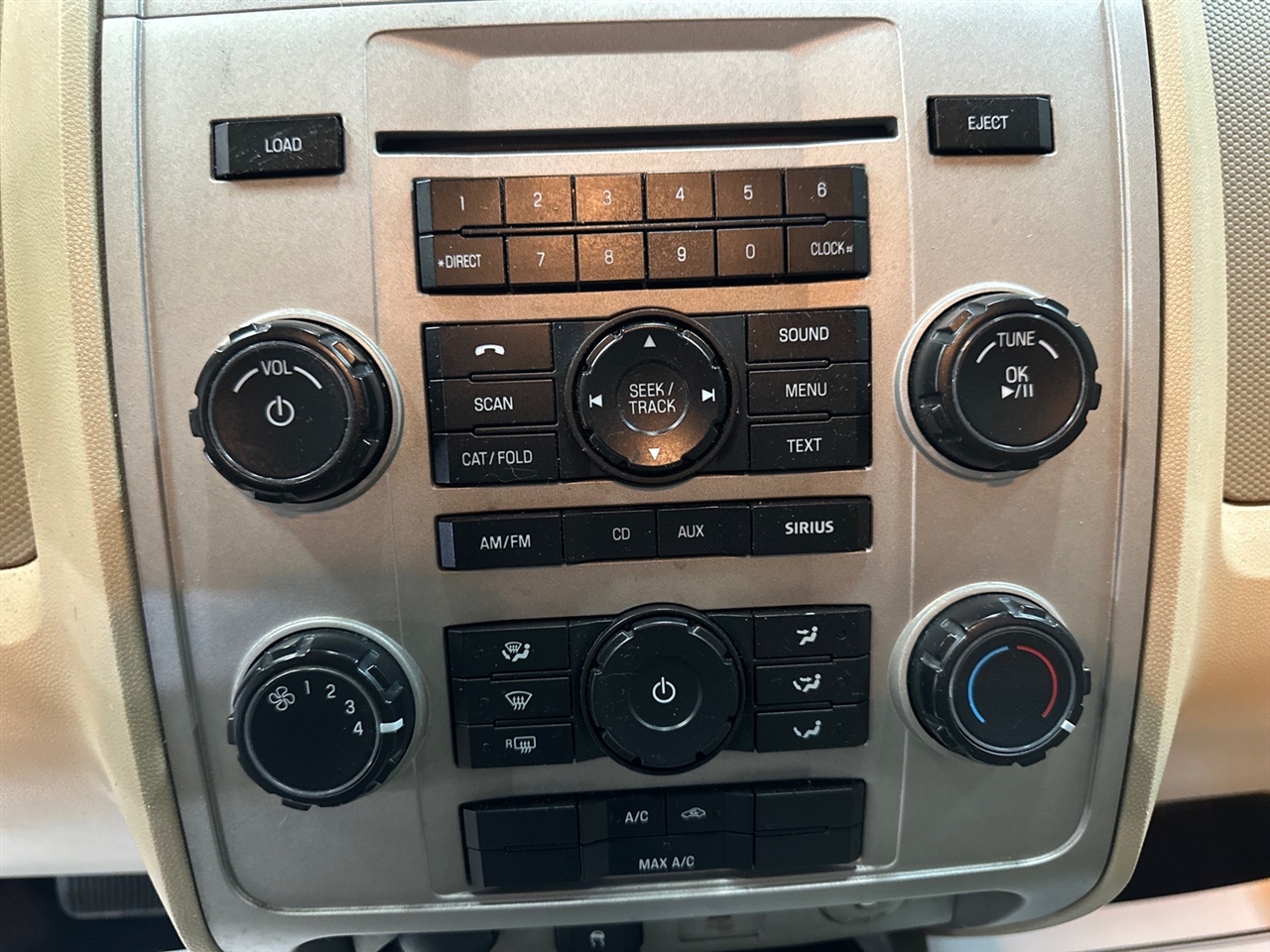 Ford Escape FWD 4dr XLT 2010