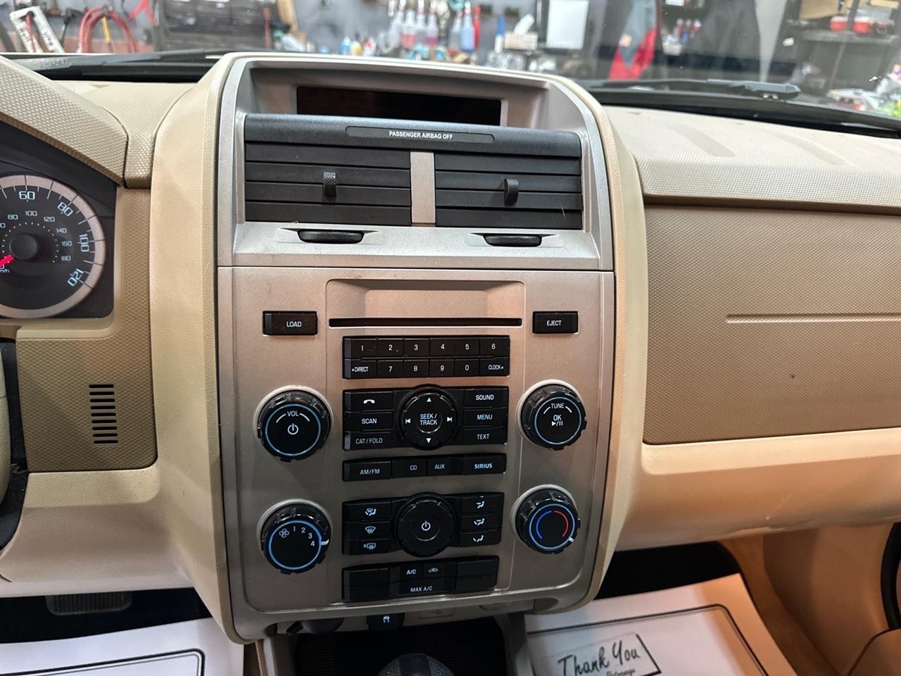 Ford Escape FWD 4dr XLT 2010