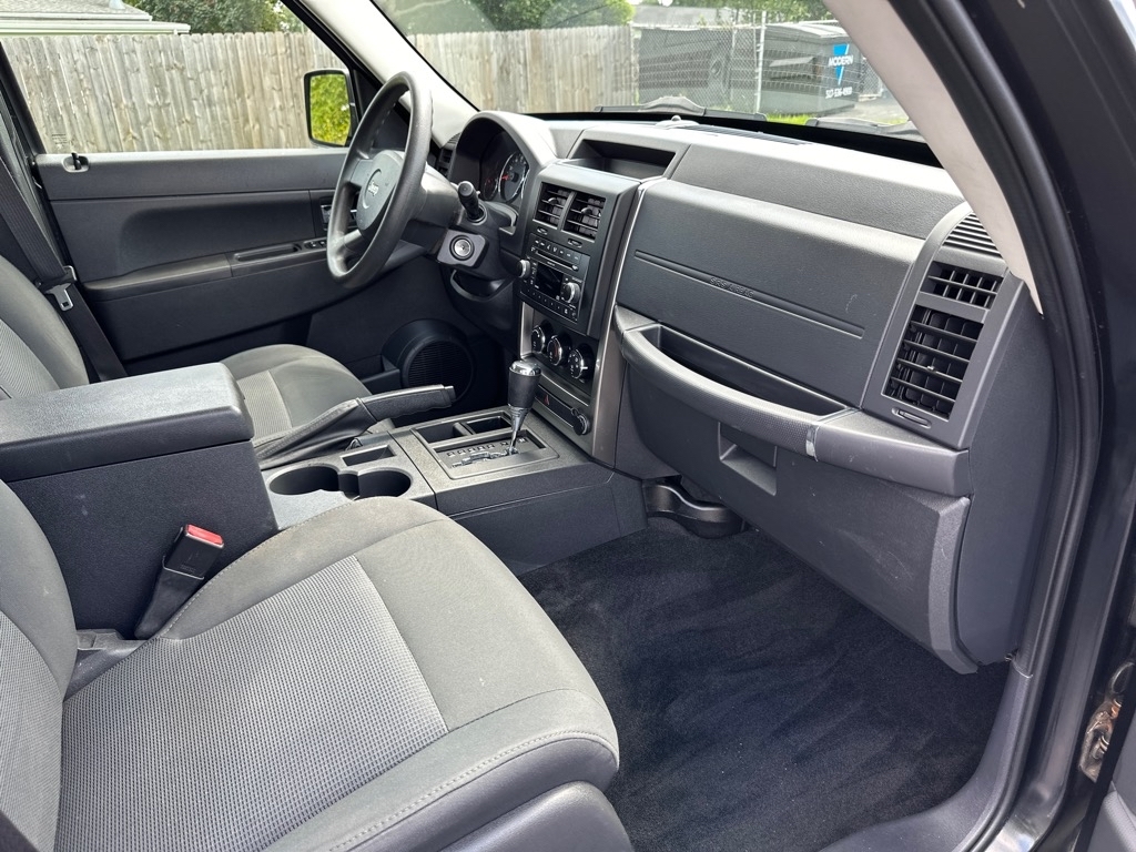 Jeep Liberty RWD 4dr Sport 2009