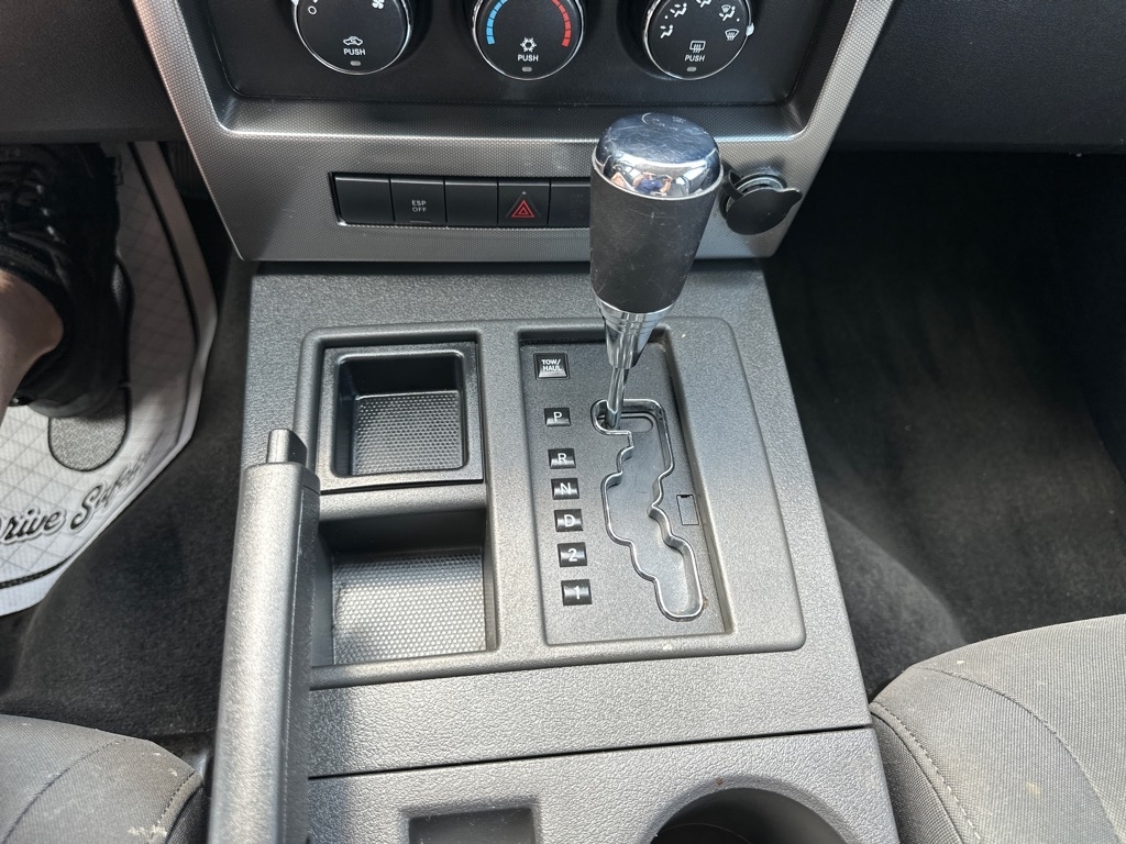 Jeep Liberty RWD 4dr Sport 2009