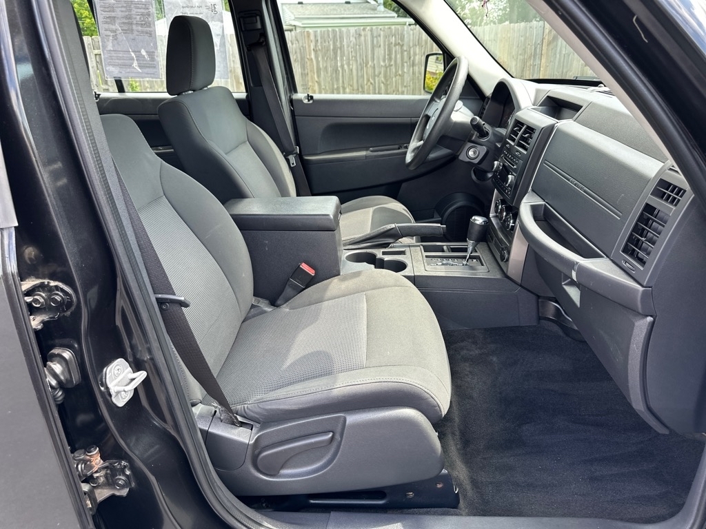 Jeep Liberty RWD 4dr Sport 2009