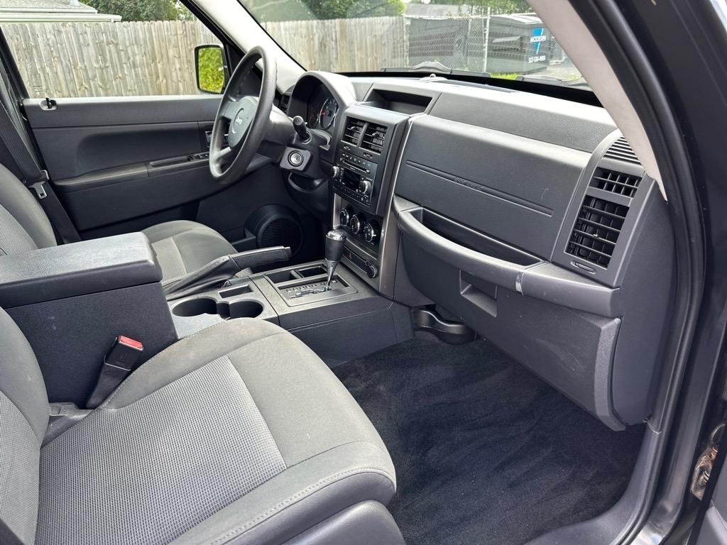 Jeep Liberty RWD 4dr Sport 2009