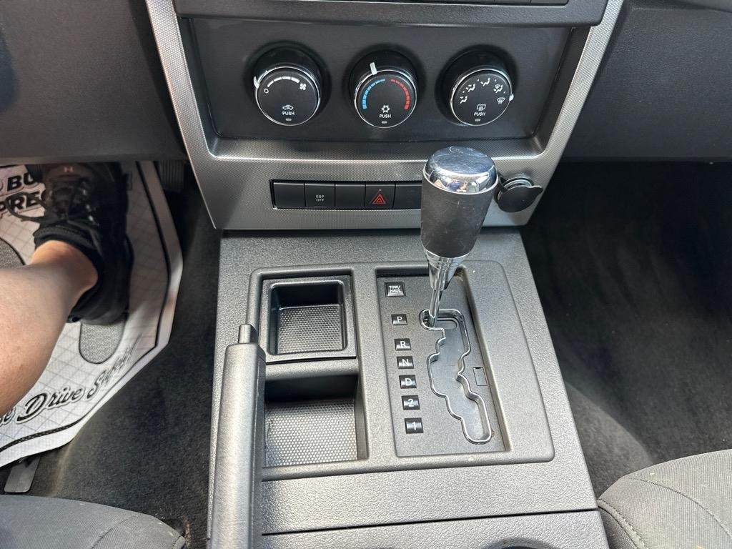 Jeep Liberty RWD 4dr Sport 2009