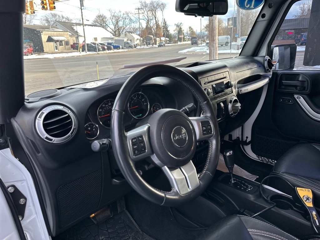 Jeep Wrangler Unlimited 4WD 4dr Freedom Edition *Ltd Avail* 2015 Jeep Wrangler Unlimited 4WD 4dr Freedom Edition *Ltd Avail* 2015