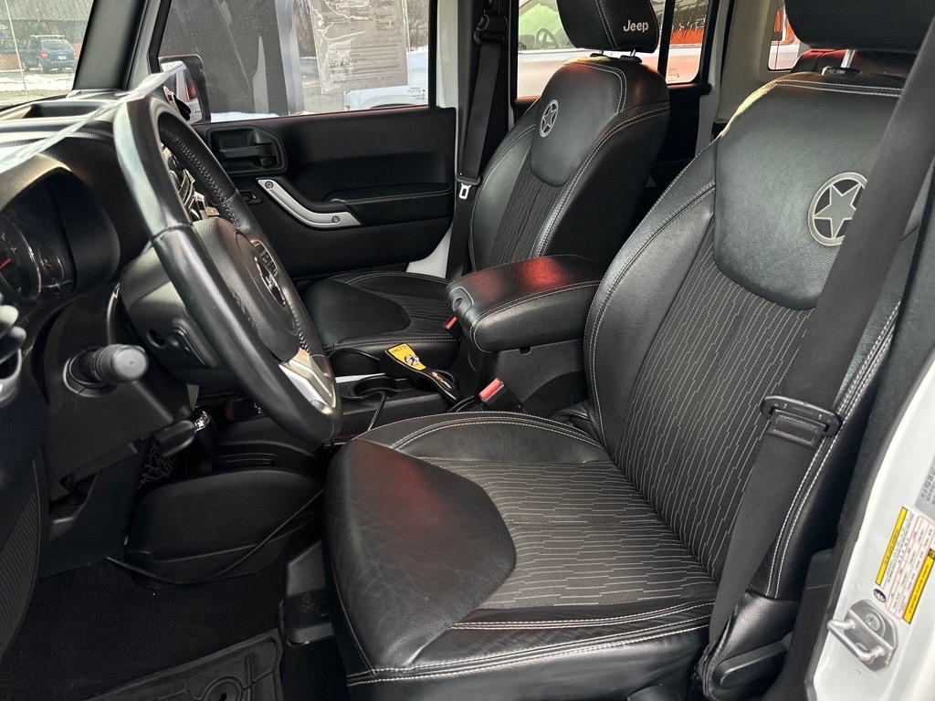 Jeep Wrangler Unlimited 4WD 4dr Freedom Edition *Ltd Avail* 2015 Jeep Wrangler Unlimited 4WD 4dr Freedom Edition *Ltd Avail* 2015