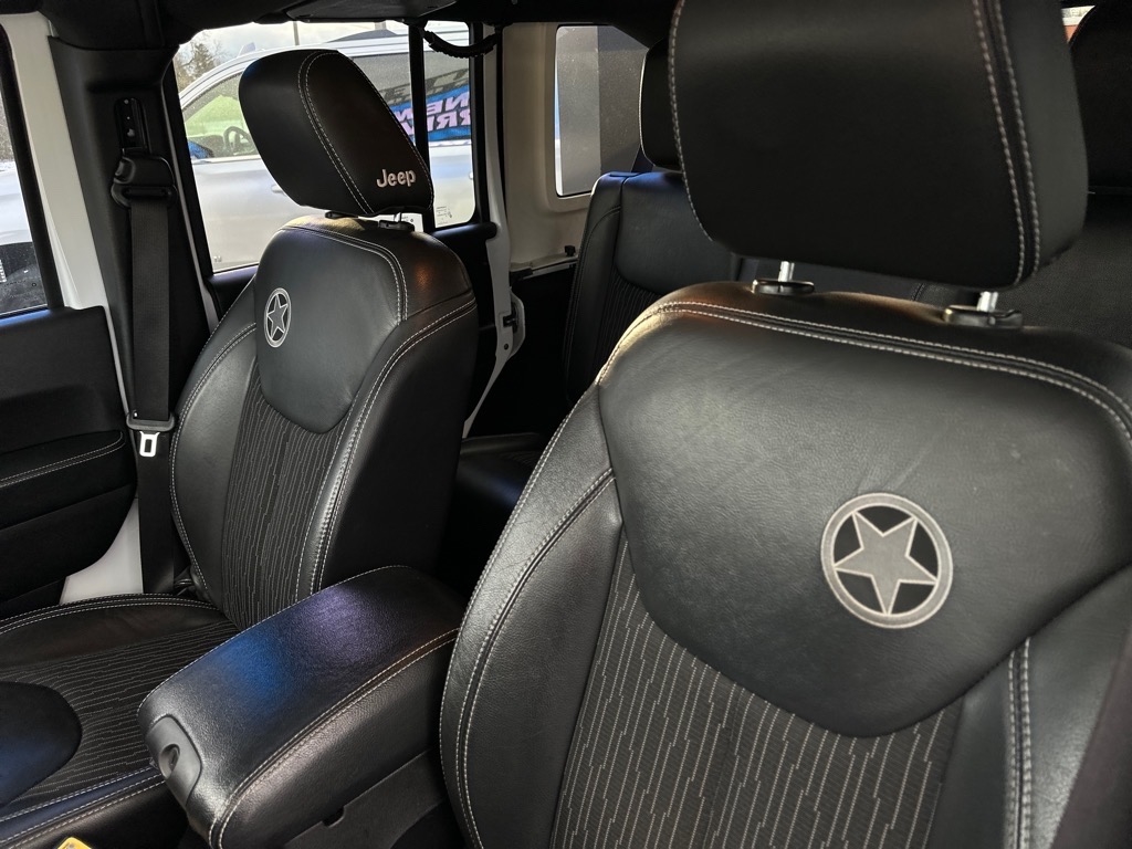 Jeep Wrangler Unlimited 4WD 4dr Freedom Edition *Ltd Avail* 2015 Jeep Wrangler Unlimited 4WD 4dr Freedom Edition *Ltd Avail* 2015