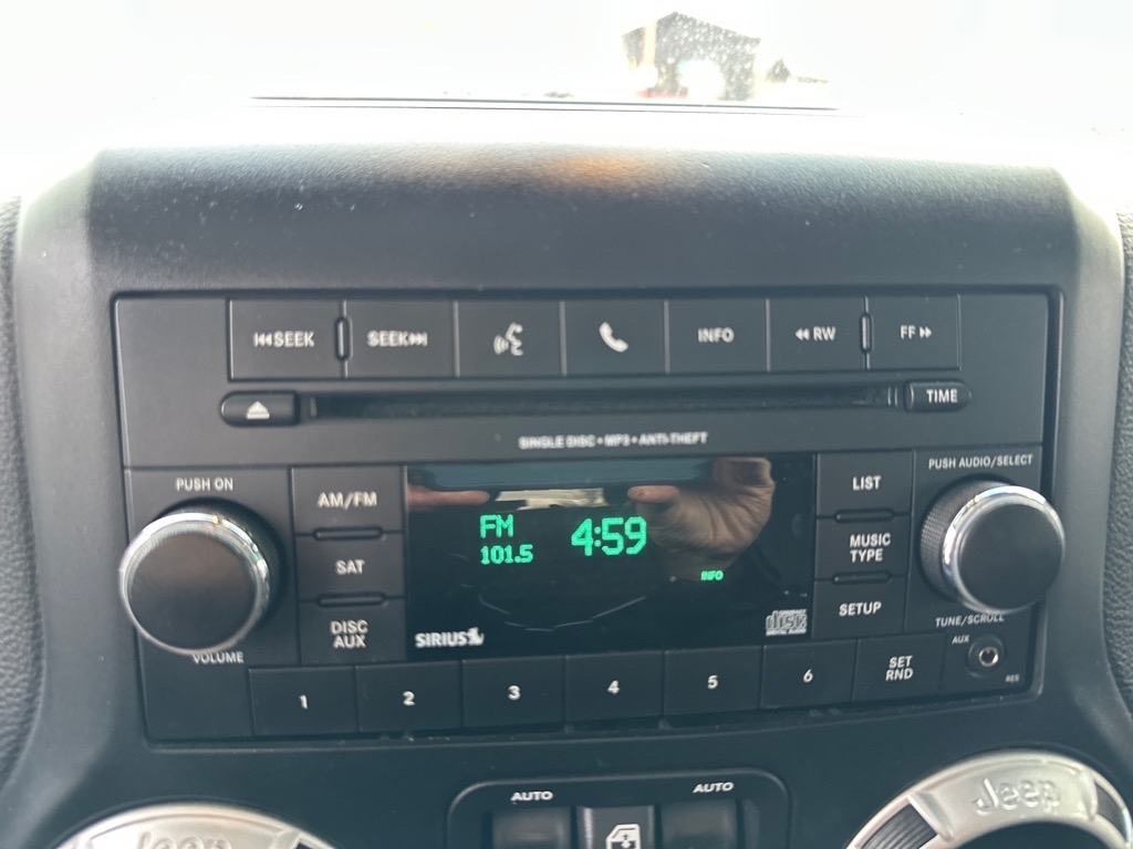 Jeep Wrangler Unlimited 4WD 4dr Freedom Edition *Ltd Avail* 2015 Jeep Wrangler Unlimited 4WD 4dr Freedom Edition *Ltd Avail* 2015