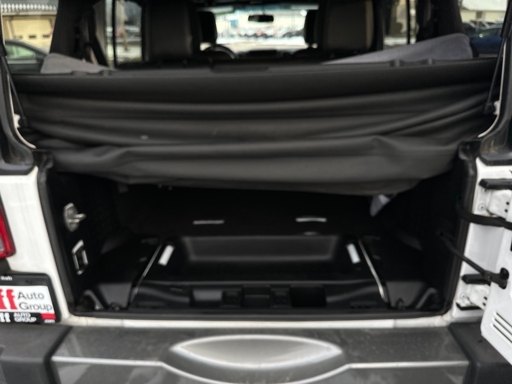 Jeep Wrangler Unlimited 4WD 4dr Freedom Edition *Ltd Avail* 2015 Jeep Wrangler Unlimited 4WD 4dr Freedom Edition *Ltd Avail* 2015