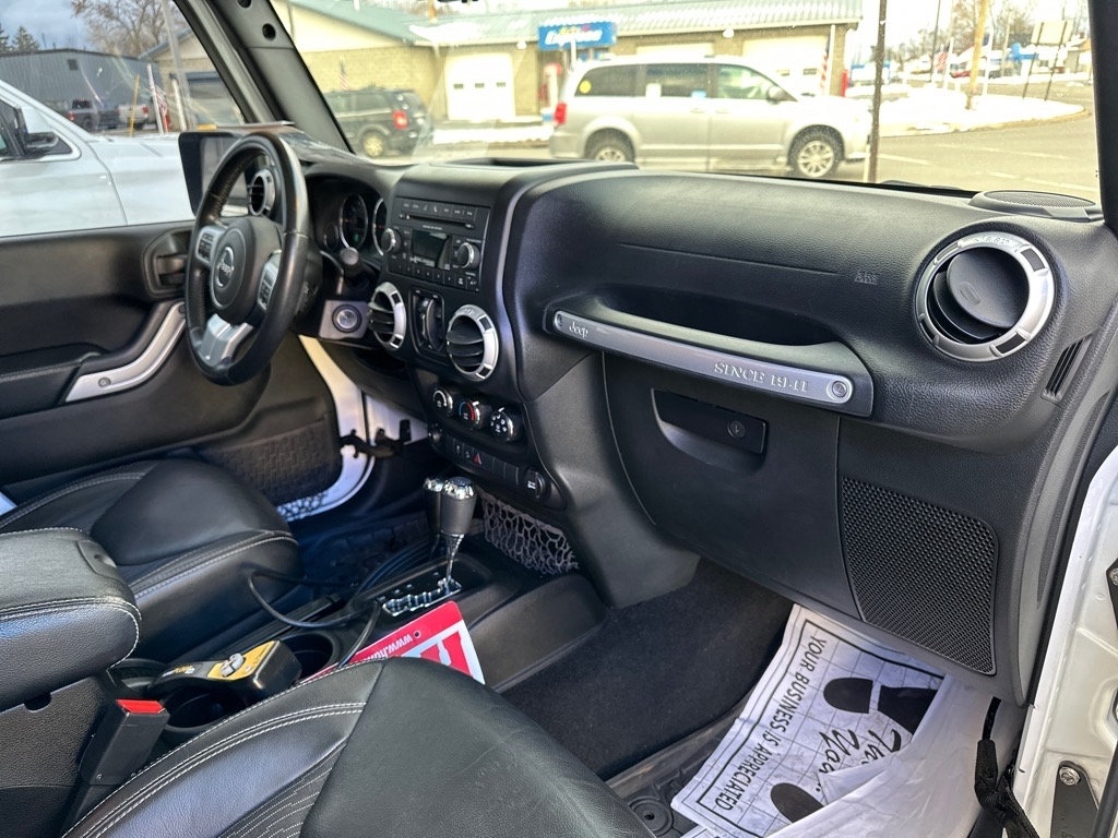 Jeep Wrangler Unlimited 4WD 4dr Freedom Edition *Ltd Avail* 2015 Jeep Wrangler Unlimited 4WD 4dr Freedom Edition *Ltd Avail* 2015