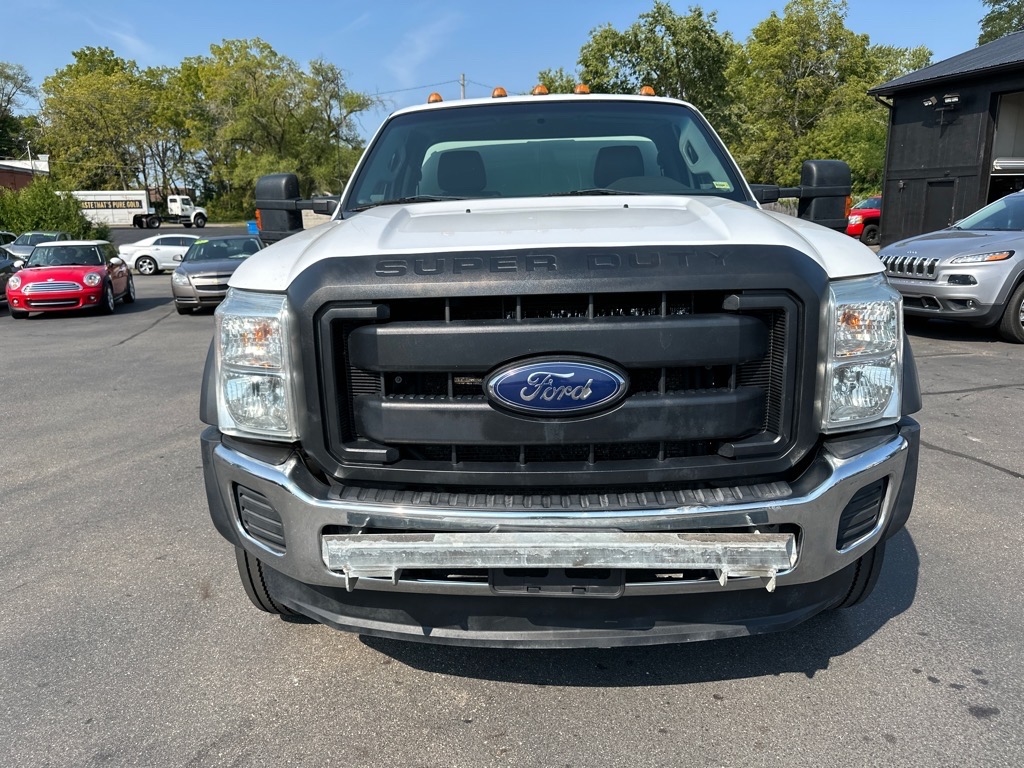 Ford Super Duty F-550 DRW 2WD Reg Cab 141" WB 60" CA XL 2016 Ford Super Duty F-550 DRW 2WD Reg Cab 141" WB 60" CA XL 2016