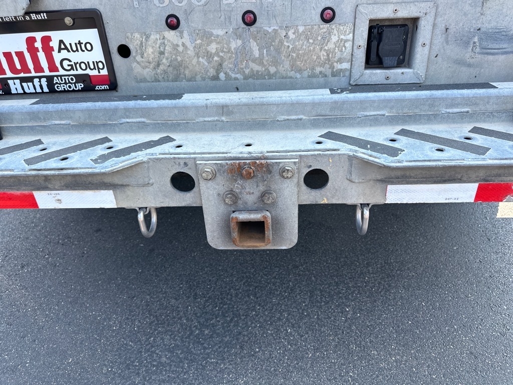 Ford Super Duty F-550 DRW 2WD Reg Cab 141" WB 60" CA XL 2016