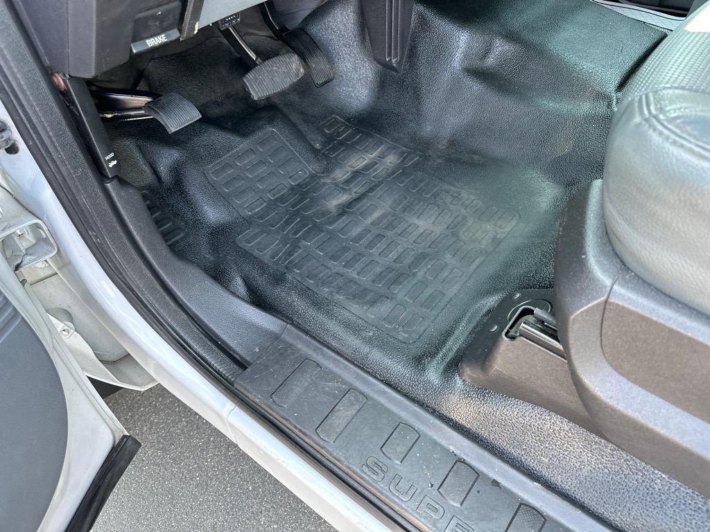 Ford Super Duty F-550 DRW 2WD Reg Cab 141" WB 60" CA XL 2016