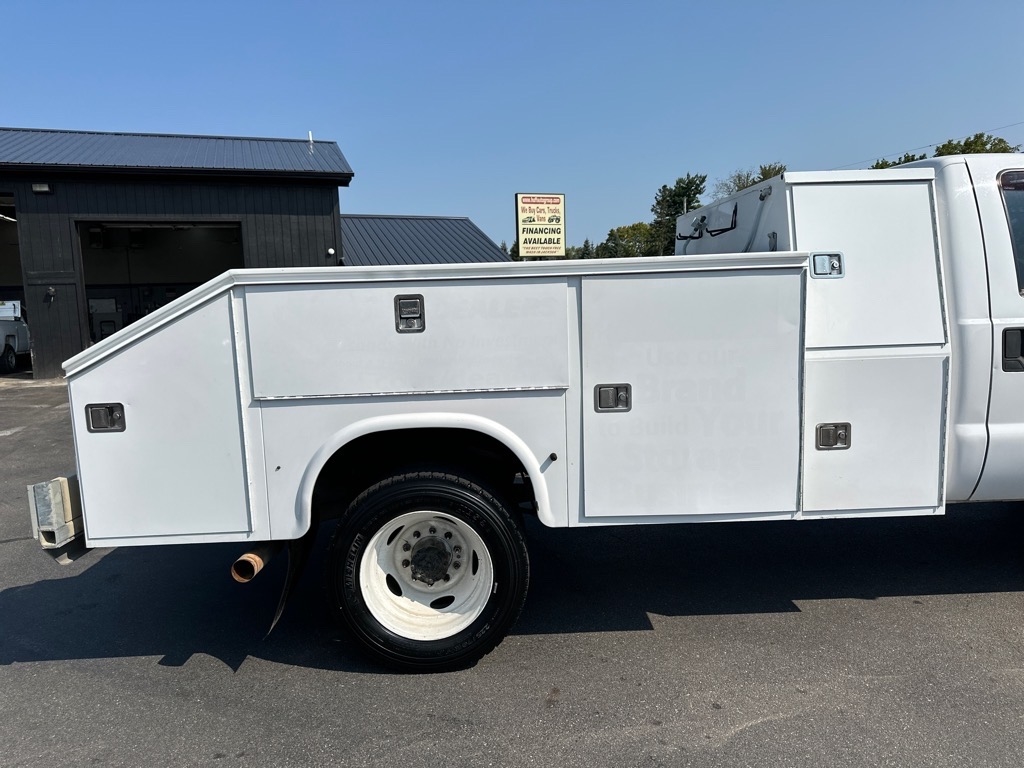 Ford Super Duty F-550 DRW 2WD Reg Cab 141" WB 60" CA XL 2016