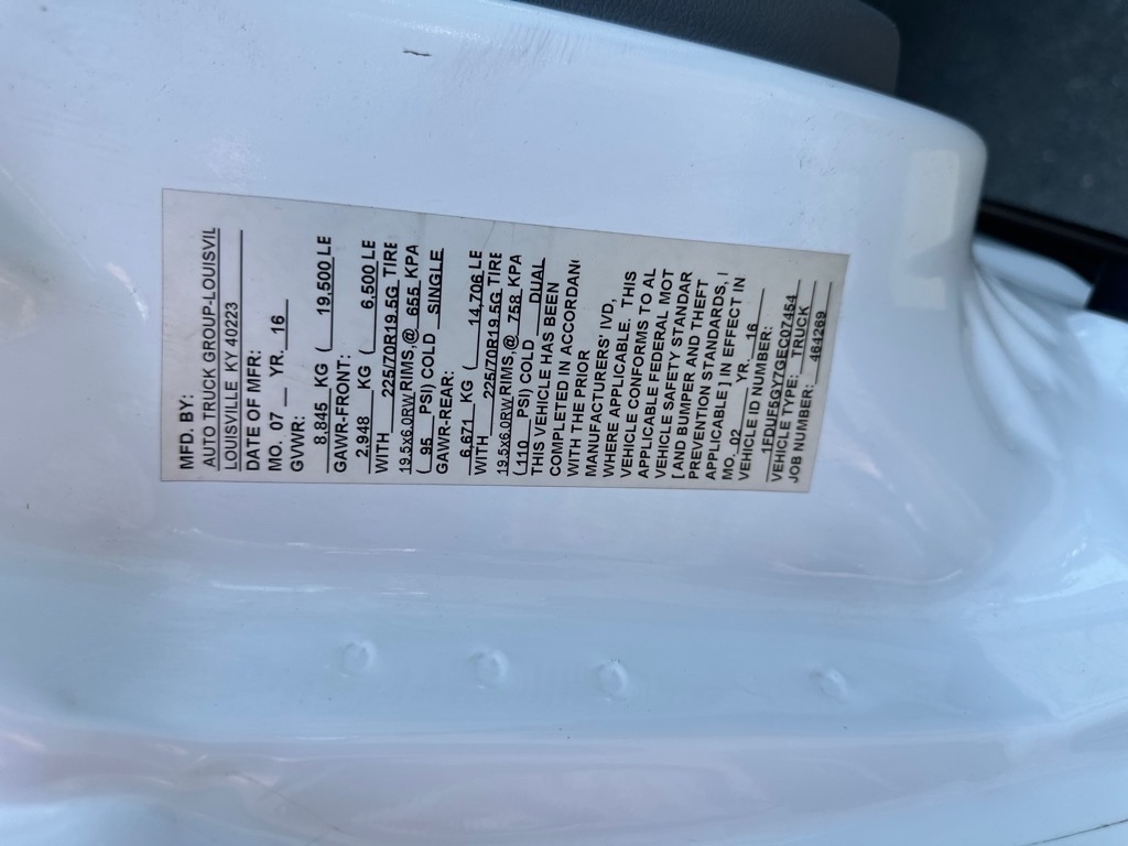 Ford Super Duty F-550 DRW 2WD Reg Cab 141" WB 60" CA XL 2016