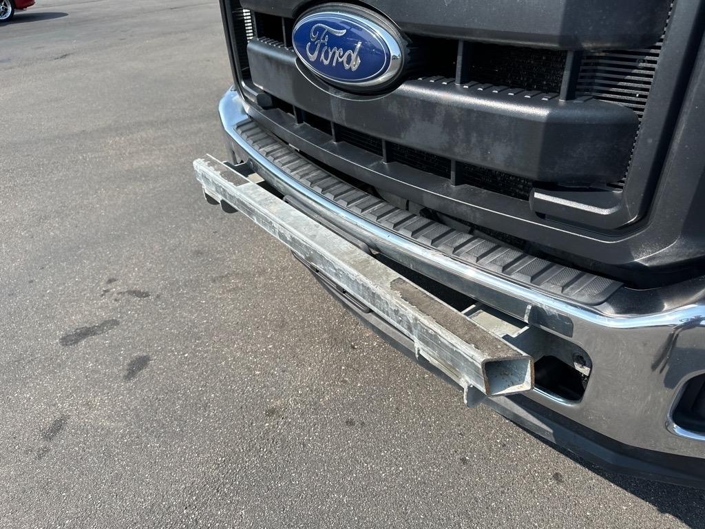 Ford Super Duty F-550 DRW 2WD Reg Cab 141" WB 60" CA XL 2016