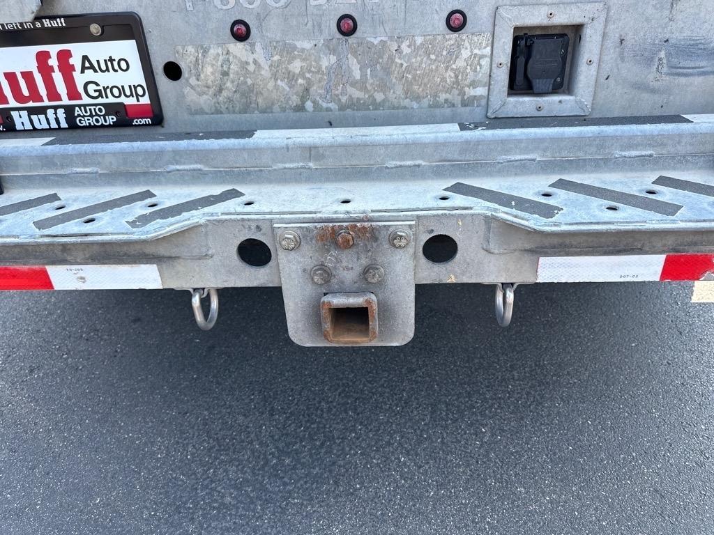 Ford Super Duty F-550 DRW 2WD Reg Cab 141" WB 60" CA XL 2016